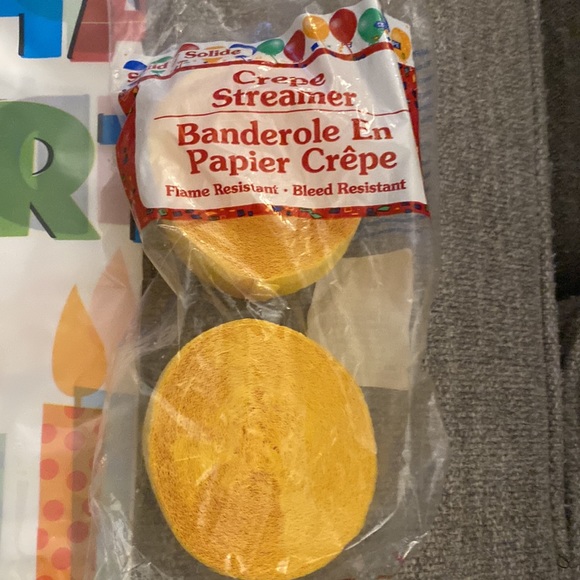 NEW Birthday Party Tableware and Decor Set - Picture 5 of 7